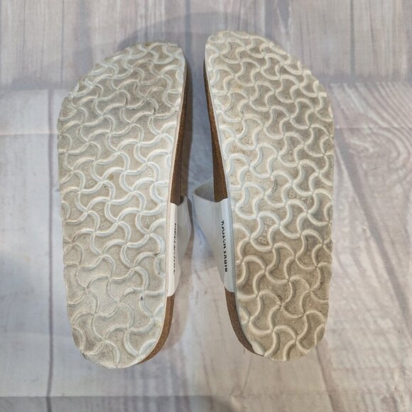 Birkenstock Gizeh White Patent Leather Thong Sandals - Women's Size 41 - Picture 7 of 7